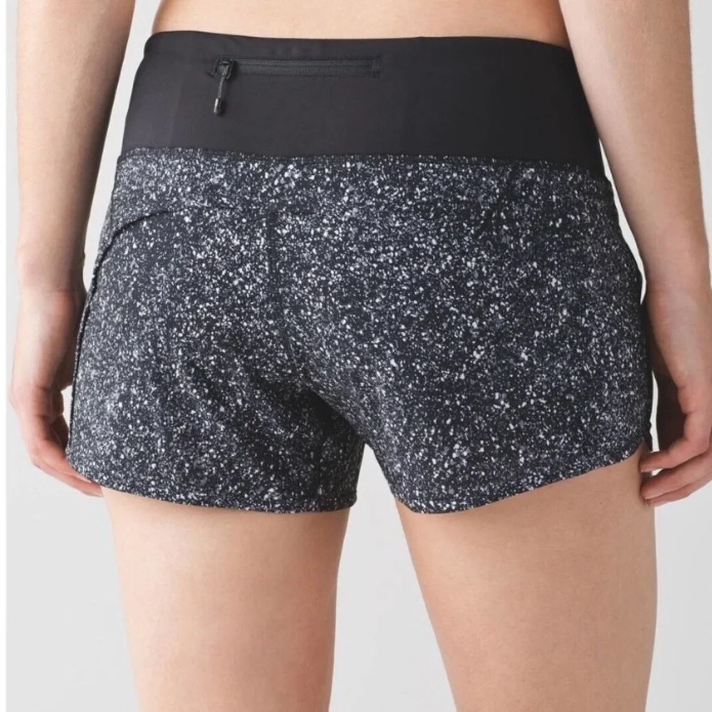 Lululemon Splatter Abstract Speed Up Black Running Shorts - Picture 8 of 8